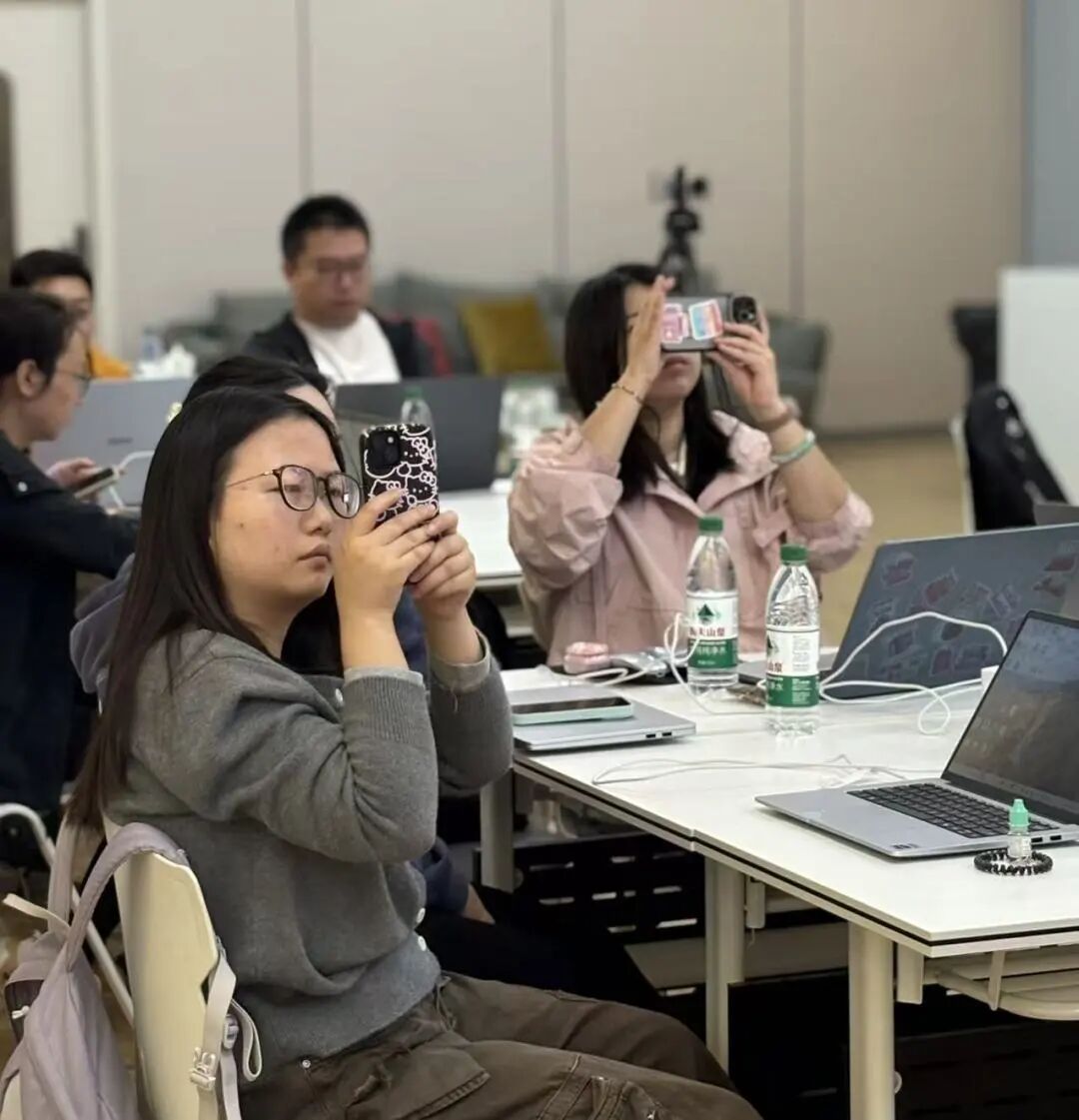 若凡 SEO 研习室上海站回顾:2 天 Google SEO 实战,从 “知识” 到 “落地” 的破局之旅 - frc 52fb8895b5eb9a79a8724b68ae8c83f5